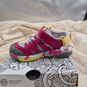 NEW Clarks Everyday Steggy Roar Fisherman Sandal, Pink Leather girls 7.5 wide